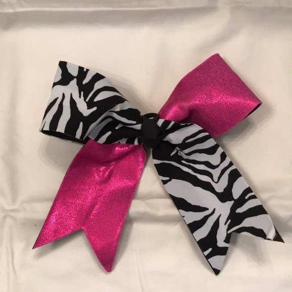 Cheer bow - Picture 1 of 1